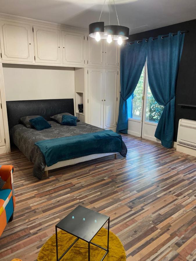 Les Genebruyeres - L'Histoire D'Un Reve Bed and Breakfast Aubigny-sur-Nère Εξωτερικό φωτογραφία