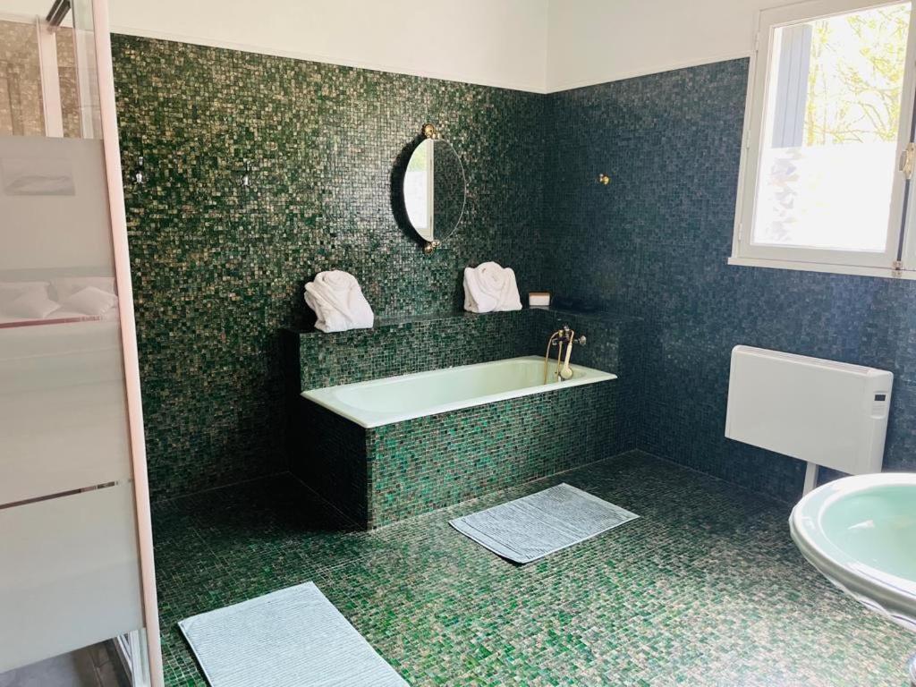 Les Genebruyeres - L'Histoire D'Un Reve Bed and Breakfast Aubigny-sur-Nère Εξωτερικό φωτογραφία